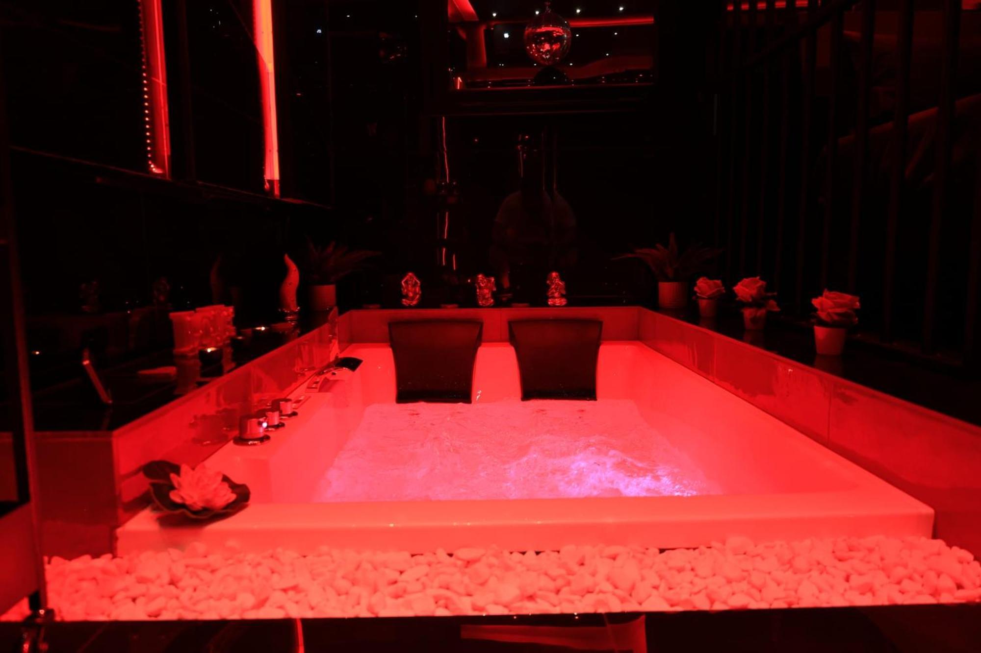 Love hotel Albicocche House